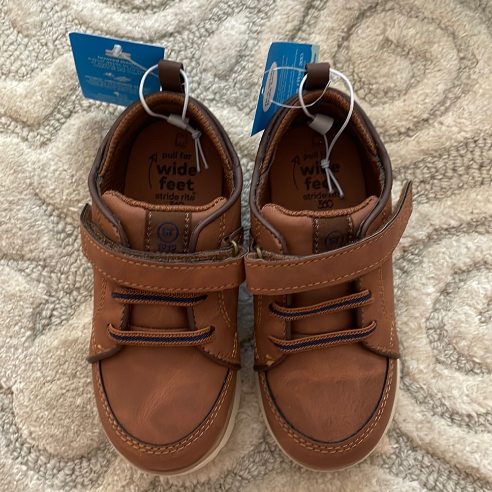 NWT Stride Rite, Ethan shoe, Tan, Size 9M